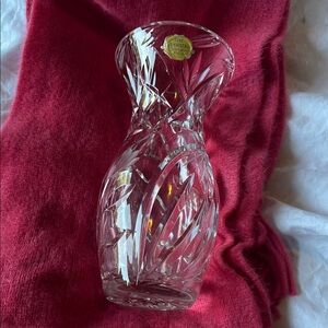ECHT Crystal Clear Vase with Intricate Design